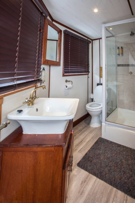 Chobe houseboat cabin